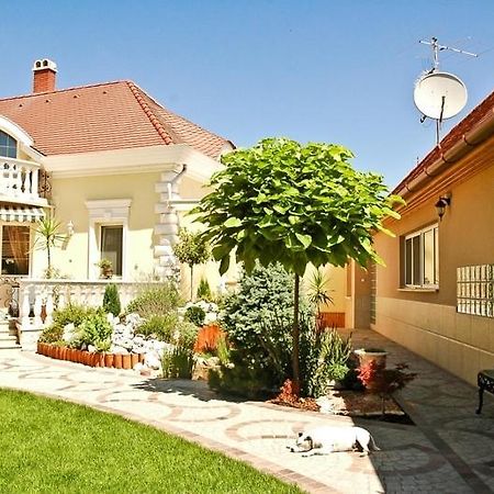 Appartamento Gombos Apartman Hajdúszoboszló Esterno foto