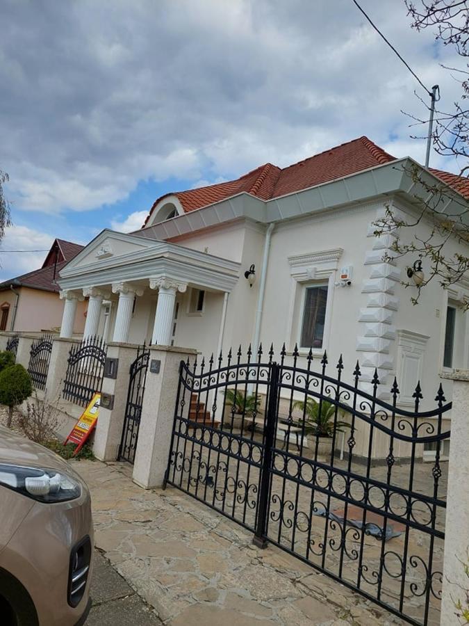 Appartamento Gombos Apartman Hajdúszoboszló Esterno foto