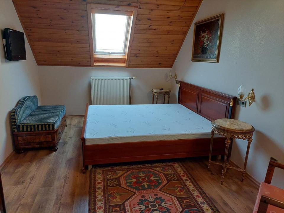 Appartamento Gombos Apartman Hajdúszoboszló Esterno foto