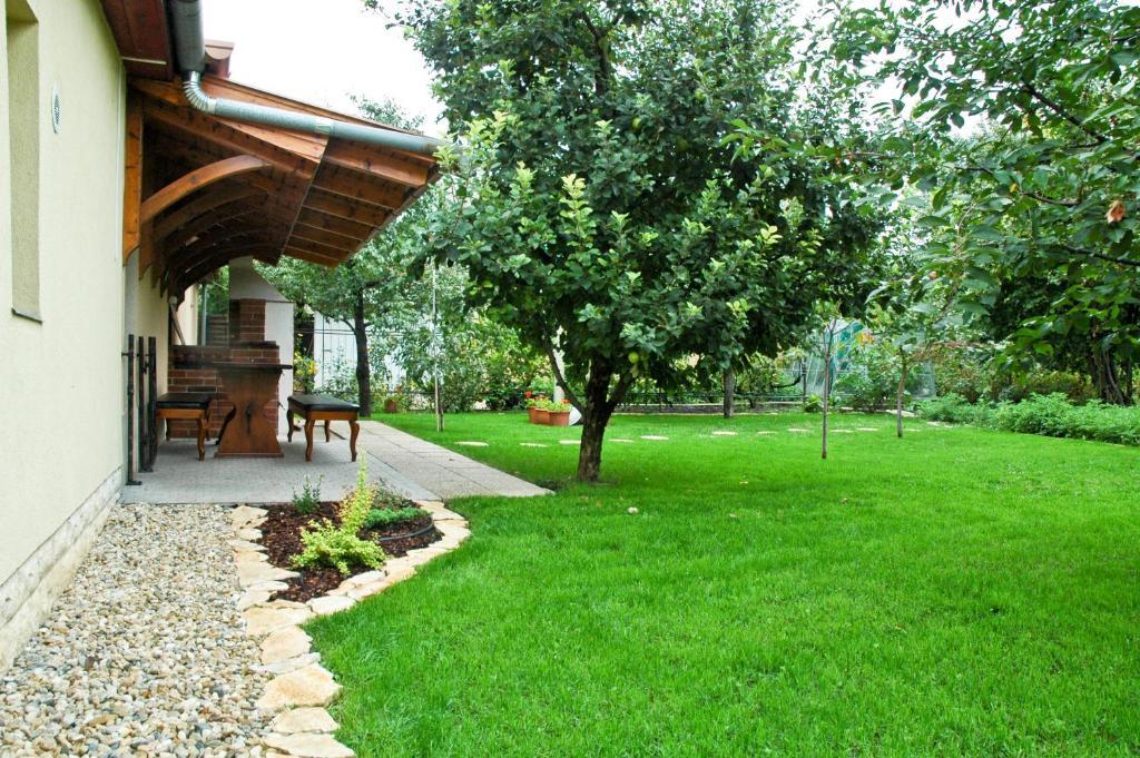Appartamento Gombos Apartman Hajdúszoboszló Esterno foto