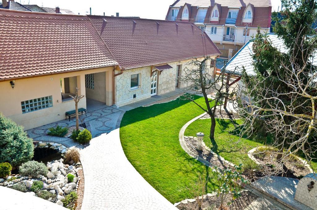 Appartamento Gombos Apartman Hajdúszoboszló Esterno foto